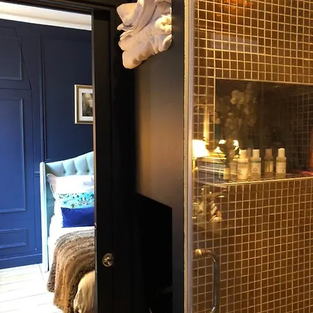 S - Louvre Museum - Shared Bathroom With Host Alloggio in famiglia